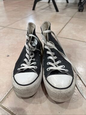 Converse size 7 Black High-Top Canvas Sneakers with White Laces @@@@